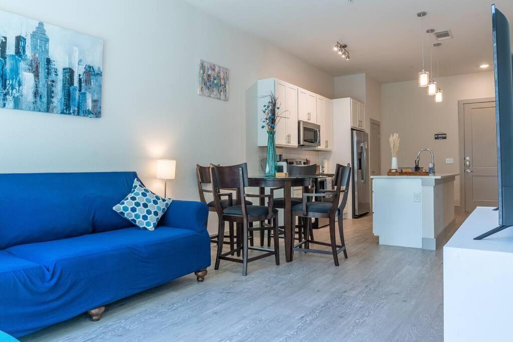 Beautiful Riverwalk Apt With Full Amenities, King Bed & Free Parking San Antonio Extérieur photo