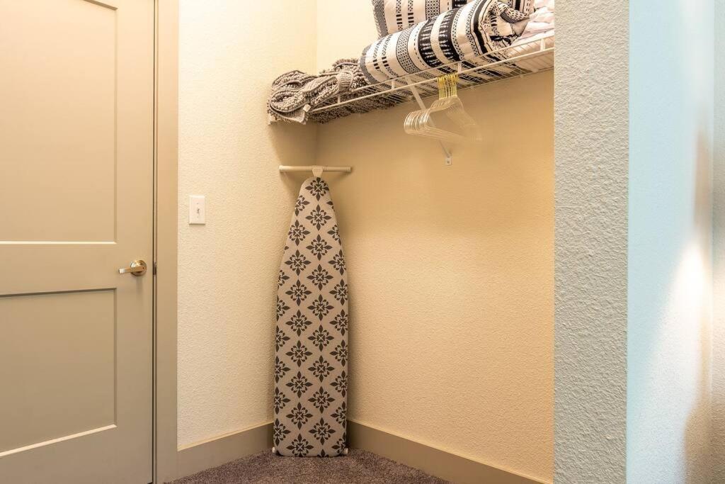 Beautiful Riverwalk Apt With Full Amenities, King Bed & Free Parking San Antonio Extérieur photo