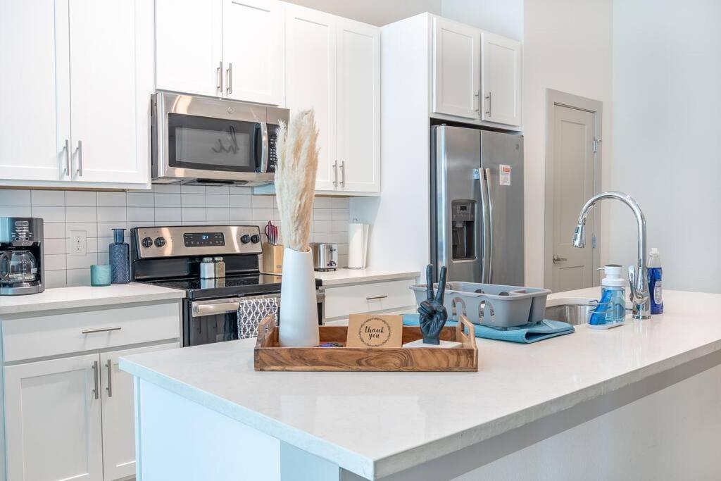 Beautiful Riverwalk Apt With Full Amenities, King Bed & Free Parking San Antonio Extérieur photo