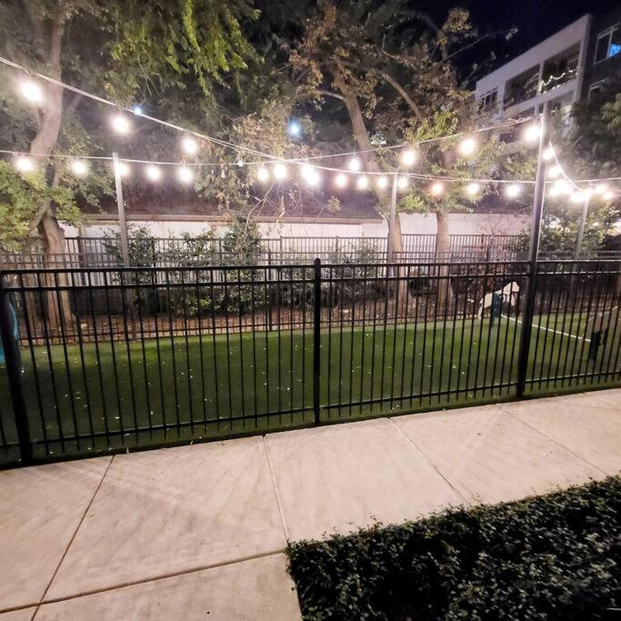 Beautiful Riverwalk Apt With Full Amenities, King Bed & Free Parking San Antonio Extérieur photo