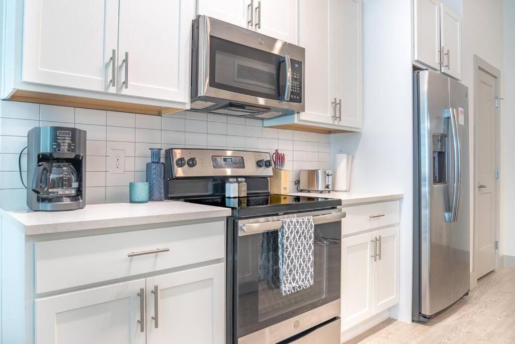 Beautiful Riverwalk Apt With Full Amenities, King Bed & Free Parking San Antonio Extérieur photo