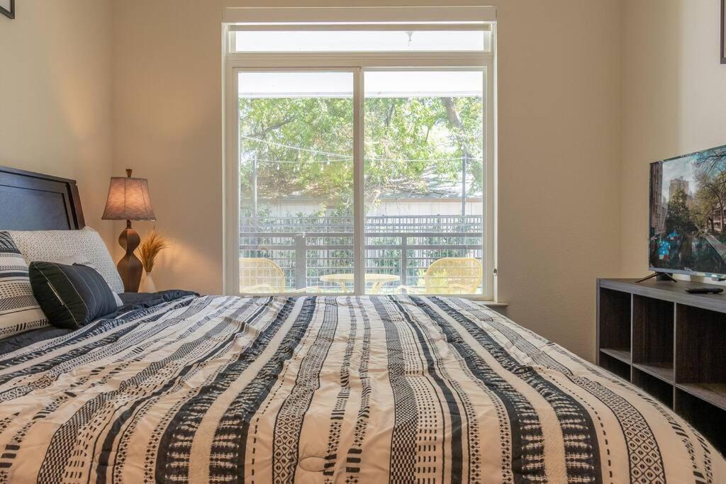 Beautiful Riverwalk Apt With Full Amenities, King Bed & Free Parking San Antonio Extérieur photo