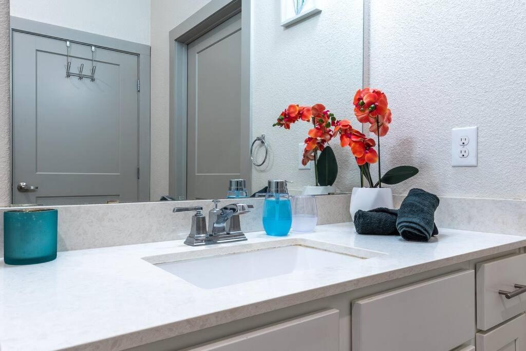 Beautiful Riverwalk Apt With Full Amenities, King Bed & Free Parking San Antonio Extérieur photo