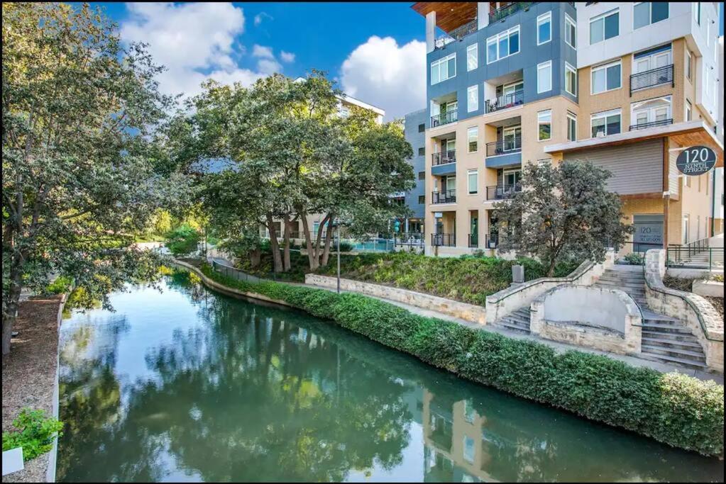 Beautiful Riverwalk Apt With Full Amenities, King Bed & Free Parking San Antonio Extérieur photo